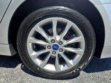 Used 2017 Ford Fusion SE w/ Fusion SE Technology Package image 5