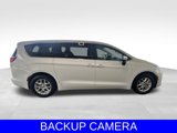 Used 2023 Chrysler Voyager LX image 4