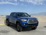 Used 2017 Toyota Tacoma TRD Off-Road image 2