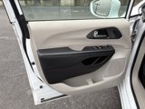 Used 2022 Chrysler Pacifica Touring-L image 4