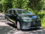 Used 2021 Toyota Sienna XLE image 2