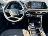 Used 2022 Hyundai Sonata SEL w/ Convenience Package image 2