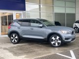 Used 2020 Volvo XC40 T5 Momentum image 2