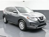 Used 2018 Nissan Rogue S image 2