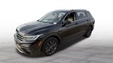 Used 2022 Volkswagen Tiguan SE w/ Panoramic Sunroof Package image 2