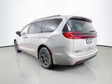 New 2025 Chrysler Pacifica Premium image 5