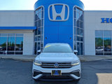 Used 2022 Volkswagen Tiguan SE image 2