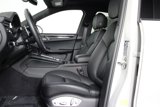 Certified 2024 Porsche Macan image 5