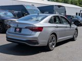 Used 2022 Volkswagen Jetta SE image 3