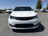Used 2019 Chrysler Pacifica Limited w/ S Appearance Package image 3