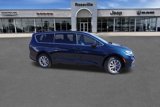 New 2025 Chrysler Pacifica Select image 2
