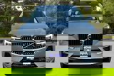 Used 2022 Volvo XC60 B5 Momentum image 2