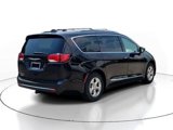 Used 2017 Chrysler Pacifica Touring-L Plus image 4