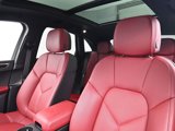 Certified 2025 Porsche Macan image 5