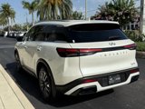 Certified 2025 INFINITI QX60 Luxe image 4