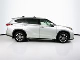 Used 2021 Toyota Highlander XLE image 4