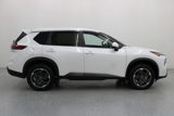 Used 2024 Nissan Rogue SV image 2