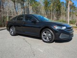 Used 2022 Volkswagen Jetta SE image 2
