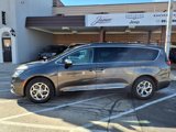 Used 2023 Chrysler Pacifica Limited image 2