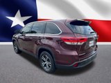 Used 2019 Toyota Highlander LE w/ Phone Cable & Charge Package image 3