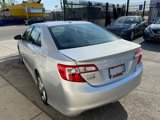 Used 2014 Toyota Camry SE image 2