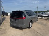 Used 2022 Chrysler Pacifica Touring-L image 5