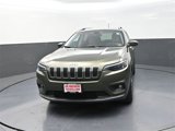 Used 2019 Jeep Cherokee Latitude w/ Cold Weather Group image 2