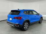 Used 2022 Volkswagen Taos SE w/ Panoramic Sunroof Package image 4