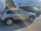 Used 2021 Jeep Cherokee Latitude w/ Mobile Office Group image 3