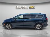 Used 2022 Chrysler Pacifica Touring-L image 2