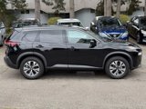 Used 2021 Nissan Rogue SV image 2