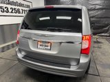 Used 2016 Chrysler Town & Country Touring image 4