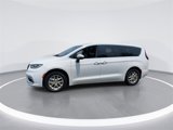 Used 2023 Chrysler Pacifica Touring-L image 4
