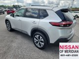Used 2023 Nissan Rogue SV image 3