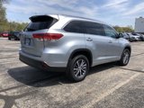Used 2017 Toyota Highlander XLE image 6
