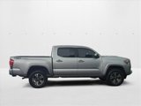 Used 2017 Toyota Tacoma TRD Sport image 4