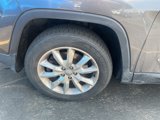 Used 2016 Jeep Cherokee Limited image 2