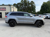 Used 2019 Jeep Grand Cherokee Laredo image 3