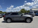 Used 2022 Ford Explorer XLT w/ Equipment Group 202A image 4