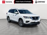 Used 2020 Nissan Pathfinder SV image 1