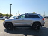 Used 2017 Jeep Grand Cherokee Limited image 2