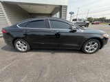 Used 2018 Ford Fusion SE w/ Fusion SE Technology Package image 2
