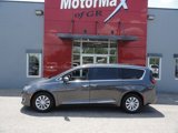Used 2017 Chrysler Pacifica Touring-L image 2