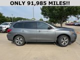 Used 2019 Nissan Pathfinder SV image 2