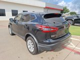 Used 2020 Nissan Rogue Sport S image 4