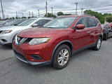 Used 2015 Nissan Rogue SV image 2