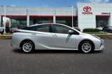 Used 2017 Toyota Prius Four image 3