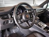 Certified 2025 Porsche Macan image 4