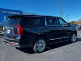 Used 2023 GMC Yukon XL SLT image 3