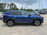 Used 2023 Nissan Rogue SV image 3